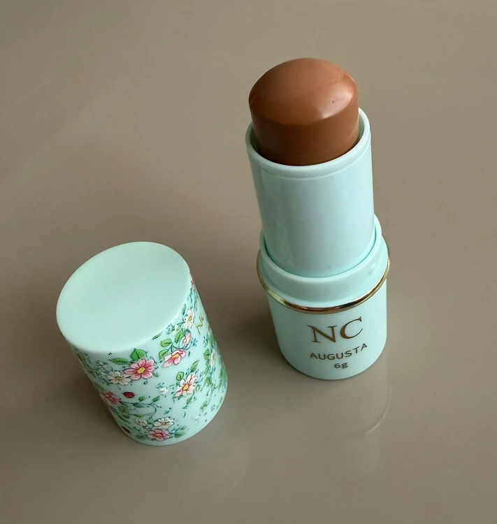 Bronzer w stiku Augusta 2.jpeg