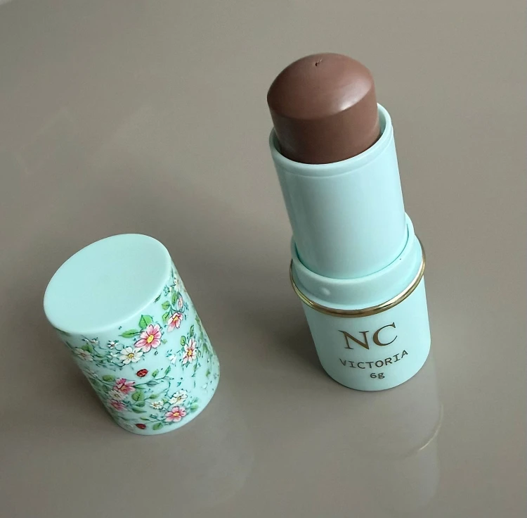 Bronzer w stiku Victoria 2.jpeg